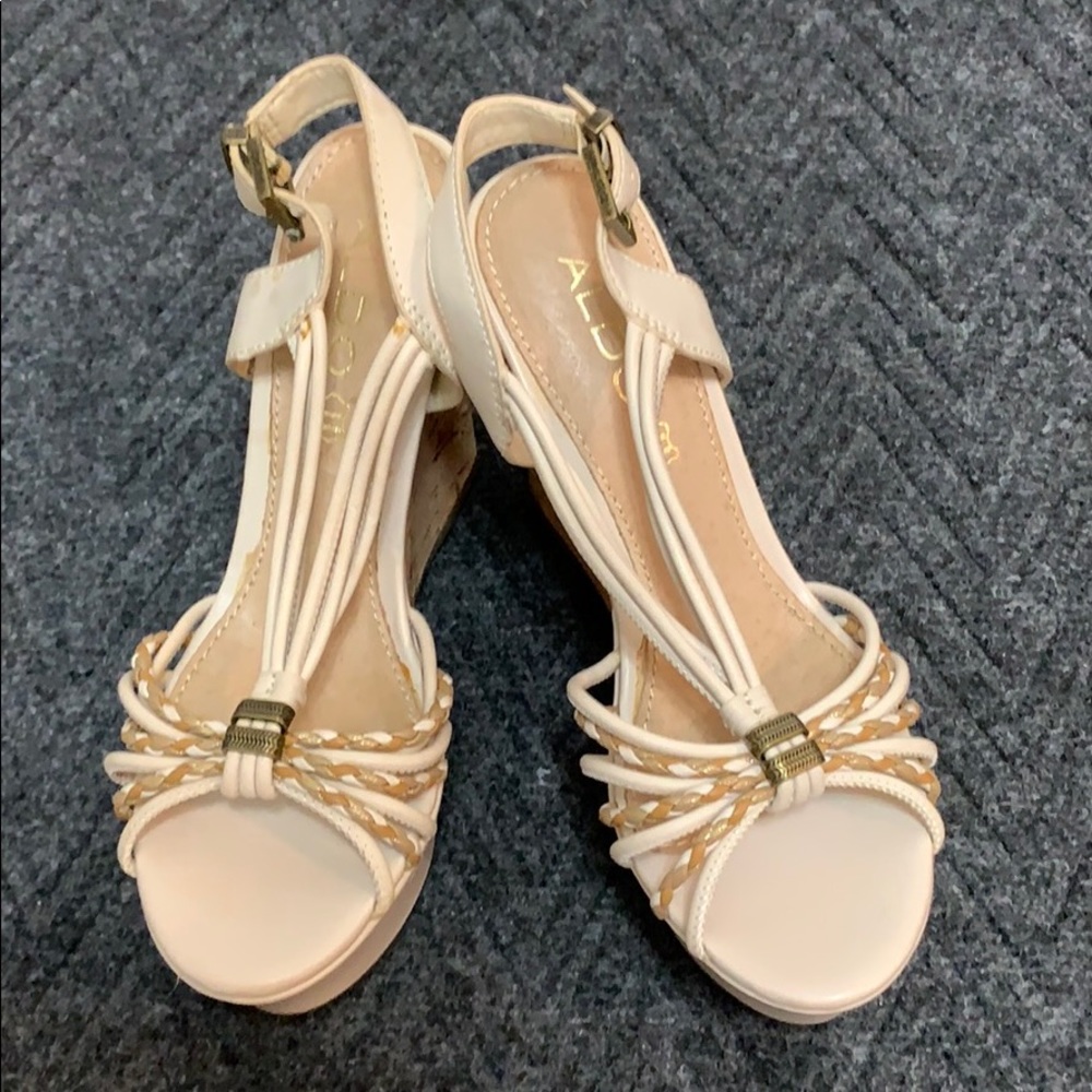 Wedges heels